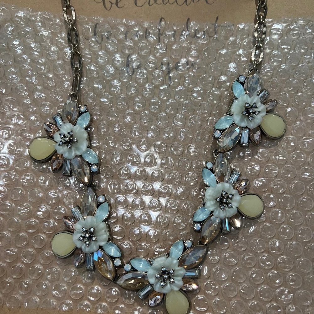 NIB Chloe & Isabel Bella Fiore Necklace